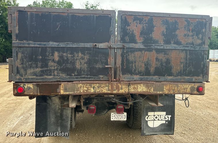 image for item DQ6802 1993 Ford F700 dump flatbed truck