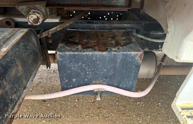 image for item DQ6802 1993 Ford F700 dump flatbed truck