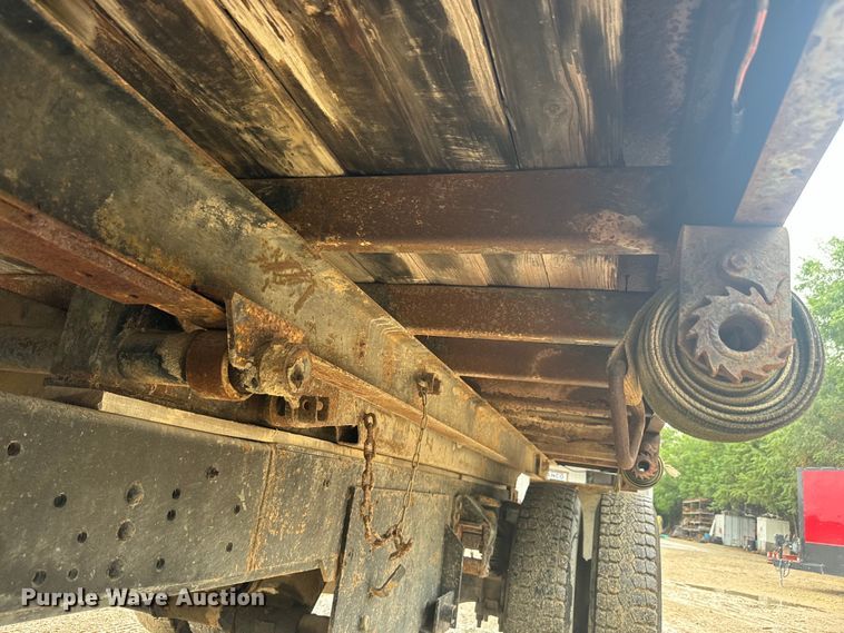 image for item DQ6802 1993 Ford F700 dump flatbed truck