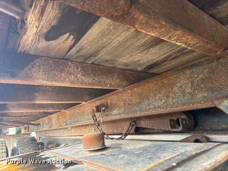 image for item DQ6802 1993 Ford F700 dump flatbed truck