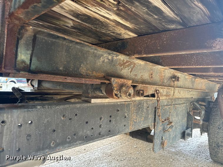 image for item DQ6802 1993 Ford F700 dump flatbed truck