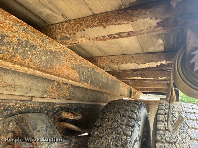 image for item DQ6802 1993 Ford F700 dump flatbed truck