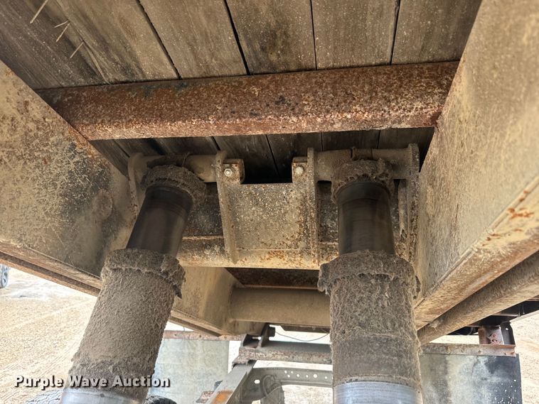 image for item DQ6802 1993 Ford F700 dump flatbed truck