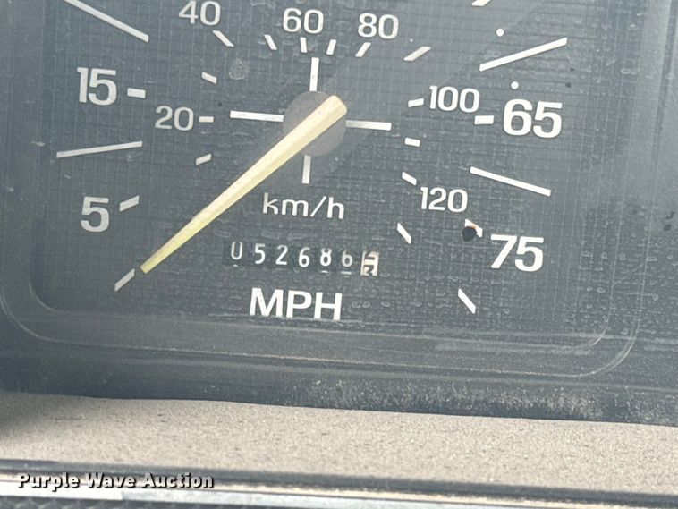 image for item DQ6802 1993 Ford F700 dump flatbed truck