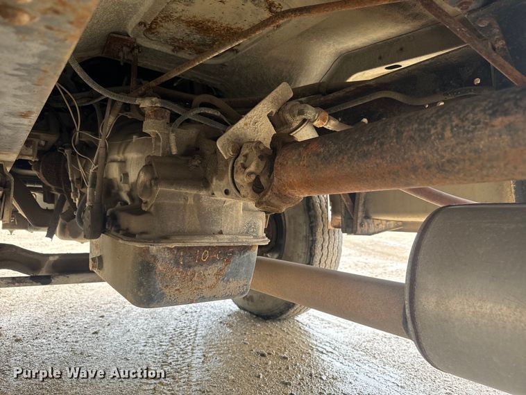 image for item DQ6802 1993 Ford F700 dump flatbed truck