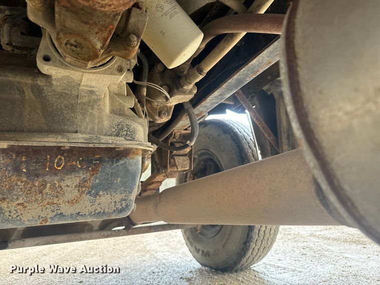 image for item DQ6802 1993 Ford F700 dump flatbed truck