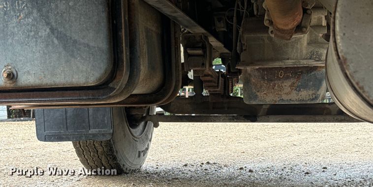 image for item DQ6802 1993 Ford F700 dump flatbed truck