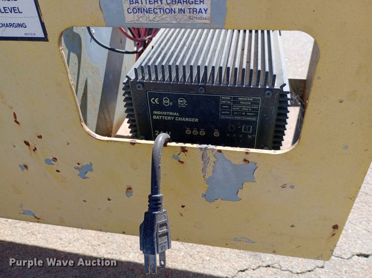 image for item DQ7129 1993 SkyJack SJ-6826 scissor lift