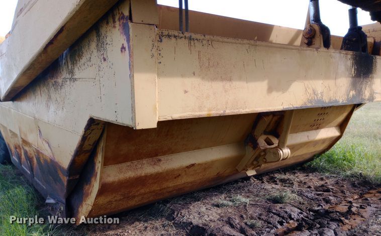 image for item DQ7137 Caterpillar 631B conventional scraper 