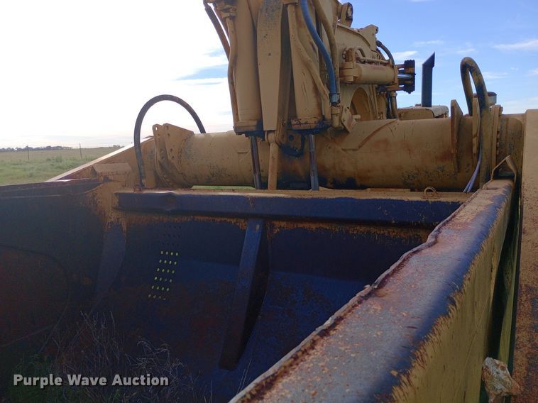 image for item DQ7137 Caterpillar 631B conventional scraper 