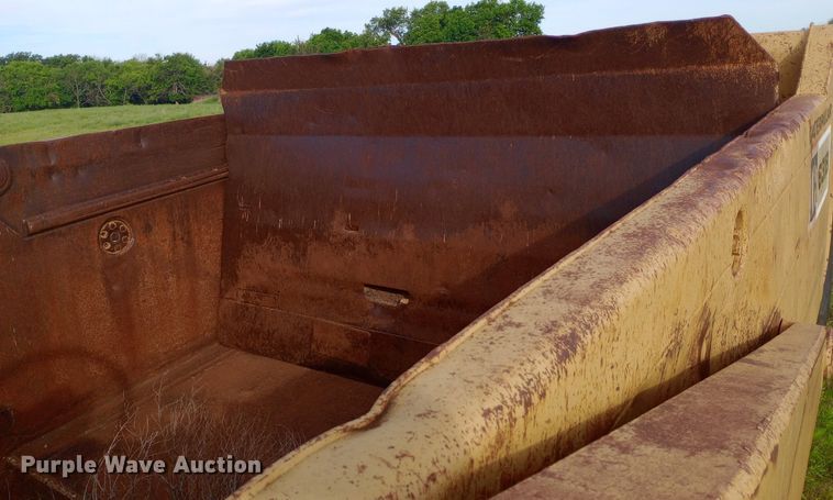 image for item DQ7137 Caterpillar 631B conventional scraper 