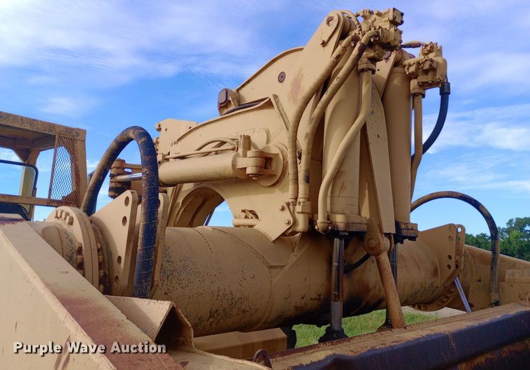 image for item DQ7137 Caterpillar 631B conventional scraper 