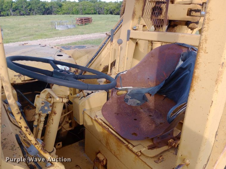 image for item DQ7137 Caterpillar 631B conventional scraper 