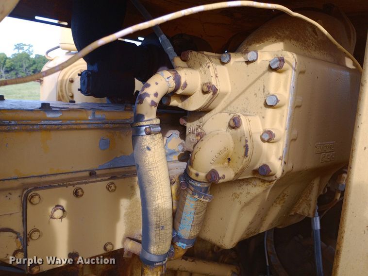 image for item DQ7137 Caterpillar 631B conventional scraper 