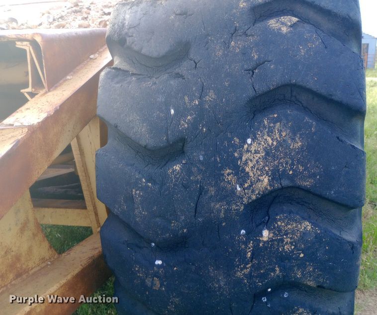 image for item DQ7137 Caterpillar 631B conventional scraper 