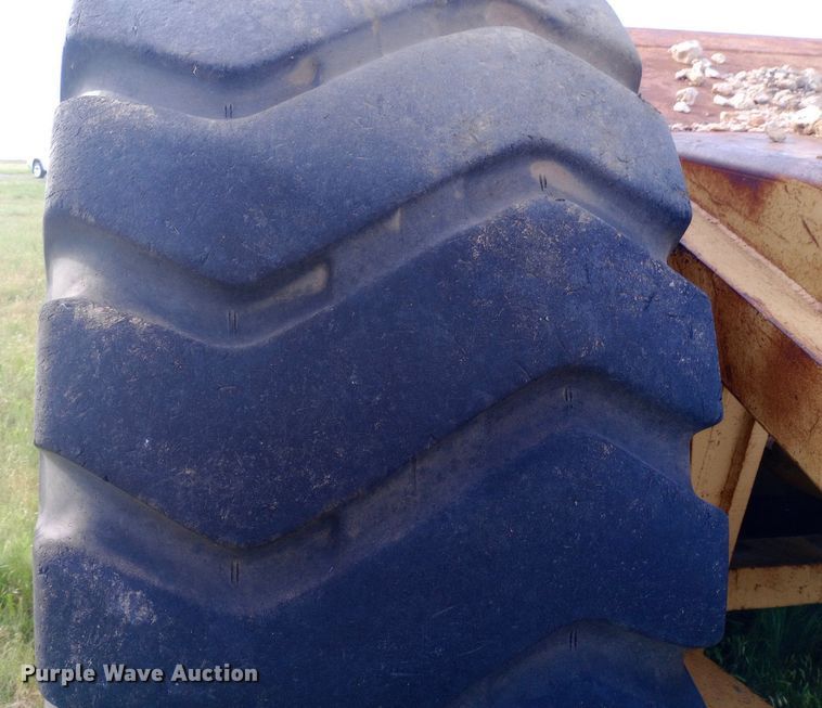 image for item DQ7137 Caterpillar 631B conventional scraper 