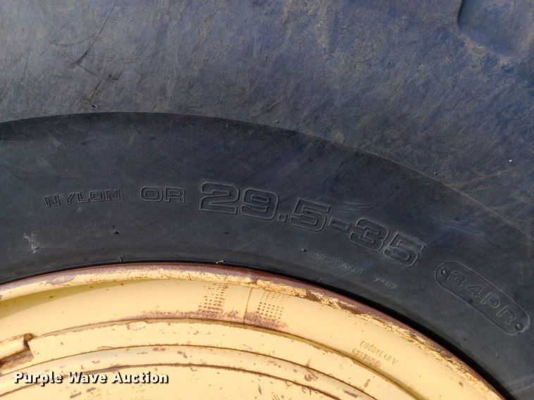 image for item DQ7137 Caterpillar 631B conventional scraper 