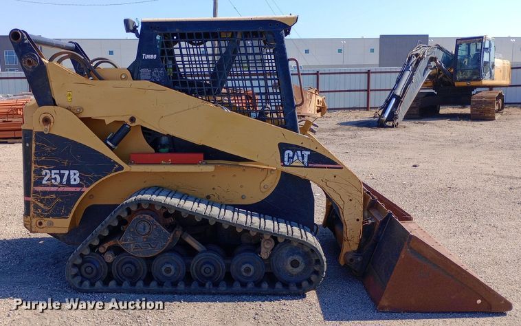image for item DQ7160 2005 Caterpillar 257B tracked skid steer loader