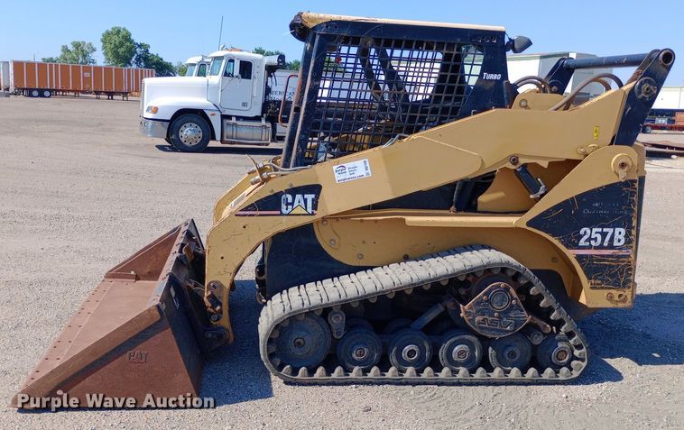 image for item DQ7160 2005 Caterpillar 257B tracked skid steer loader