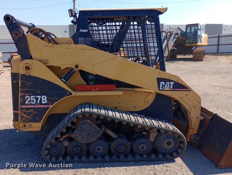 image for item DQ7160 2005 Caterpillar 257B tracked skid steer loader