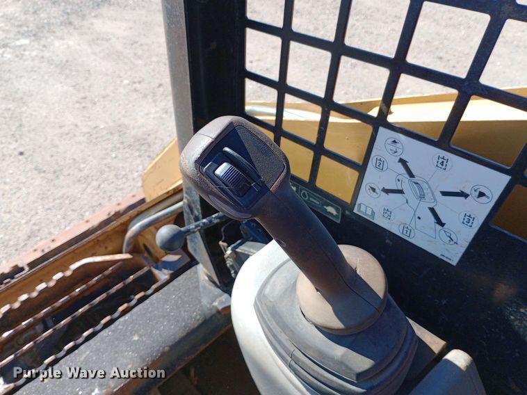 image for item DQ7160 2005 Caterpillar 257B tracked skid steer loader