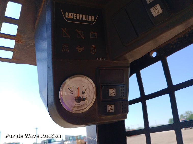 image for item DQ7160 2005 Caterpillar 257B tracked skid steer loader