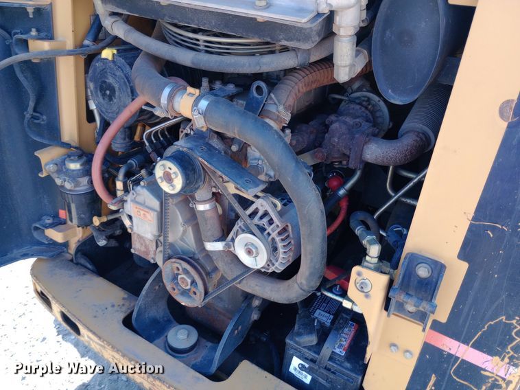 image for item DQ7160 2005 Caterpillar 257B tracked skid steer loader