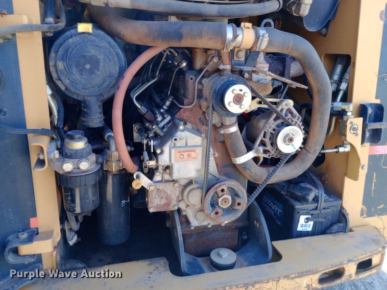 image for item DQ7160 2005 Caterpillar 257B tracked skid steer loader