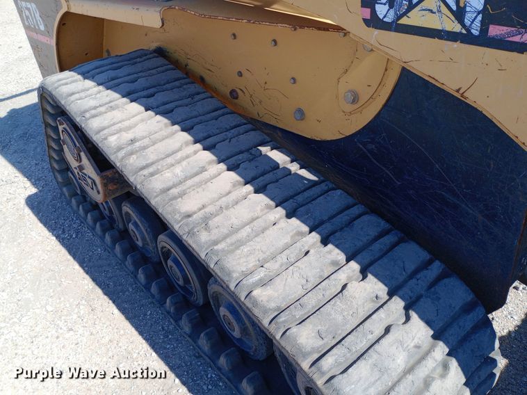 image for item DQ7160 2005 Caterpillar 257B tracked skid steer loader