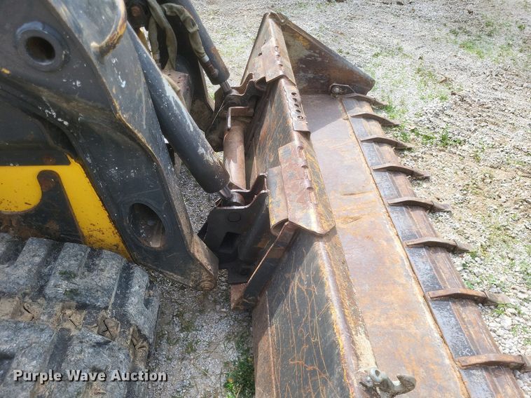 image for item DR4806 2011 New Holland  C232 tracked skid steer loader