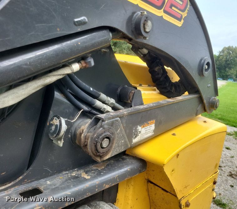 image for item DR4806 2011 New Holland  C232 tracked skid steer loader