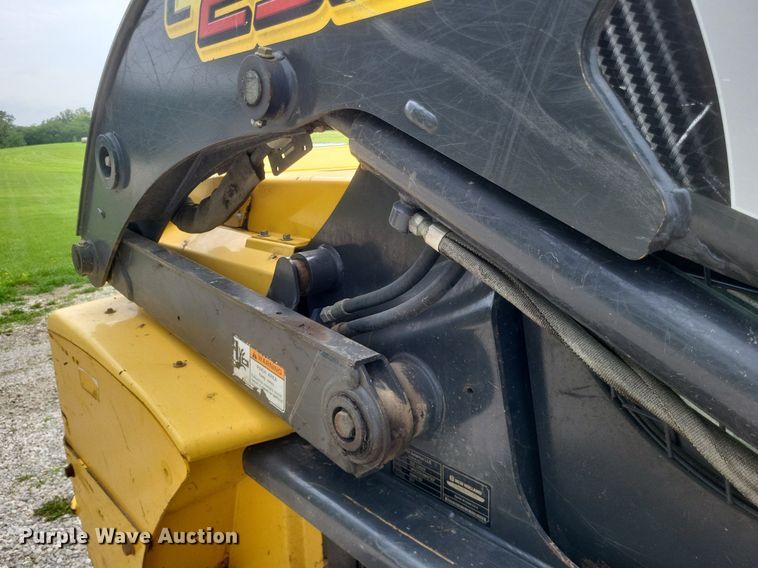 image for item DR4806 2011 New Holland  C232 tracked skid steer loader