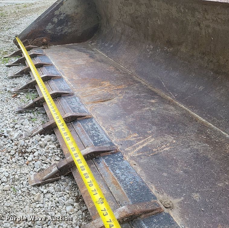 image for item DR4806 2011 New Holland  C232 tracked skid steer loader