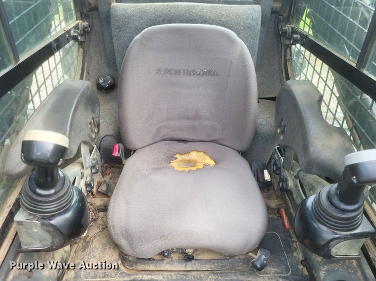 image for item DR4806 2011 New Holland  C232 tracked skid steer loader