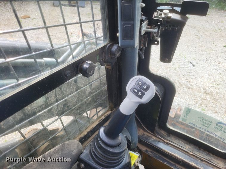 image for item DR4806 2011 New Holland  C232 tracked skid steer loader