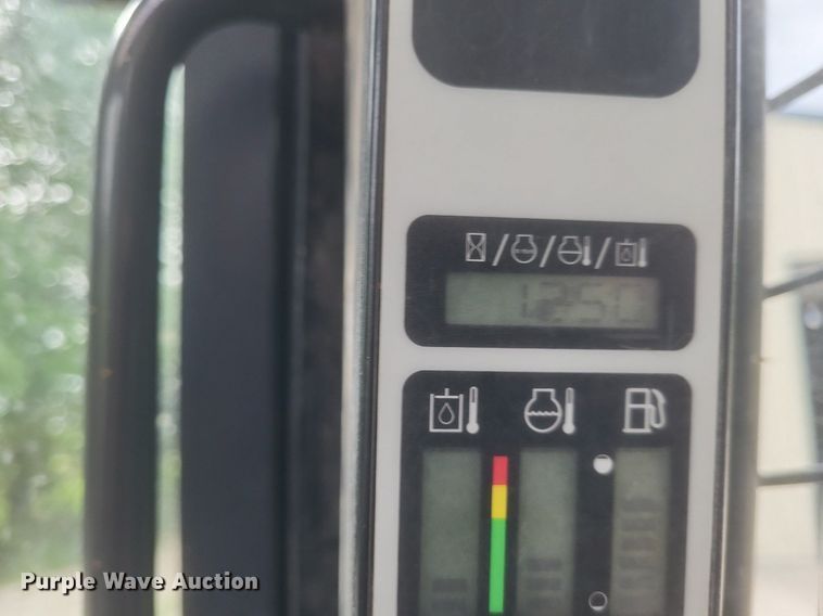 image for item DR4806 2011 New Holland  C232 tracked skid steer loader