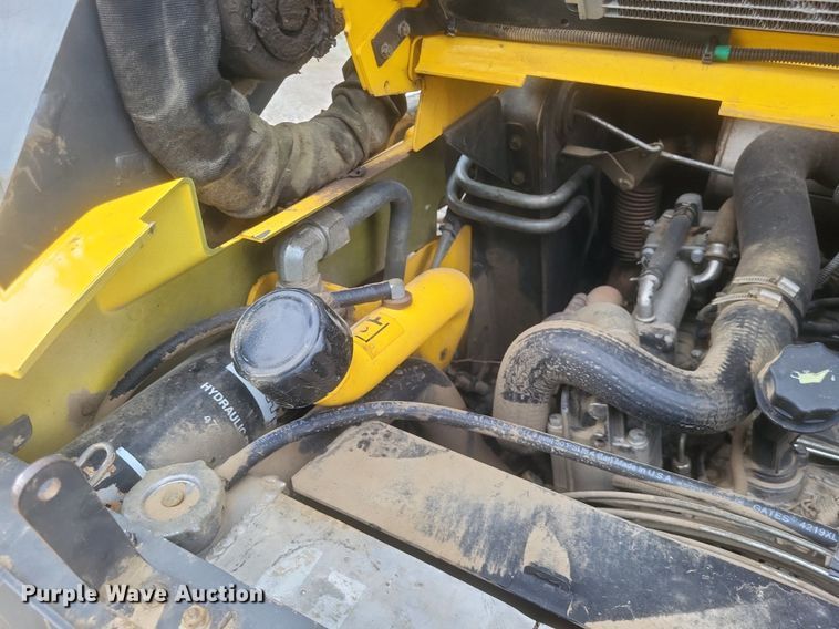 image for item DR4806 2011 New Holland  C232 tracked skid steer loader