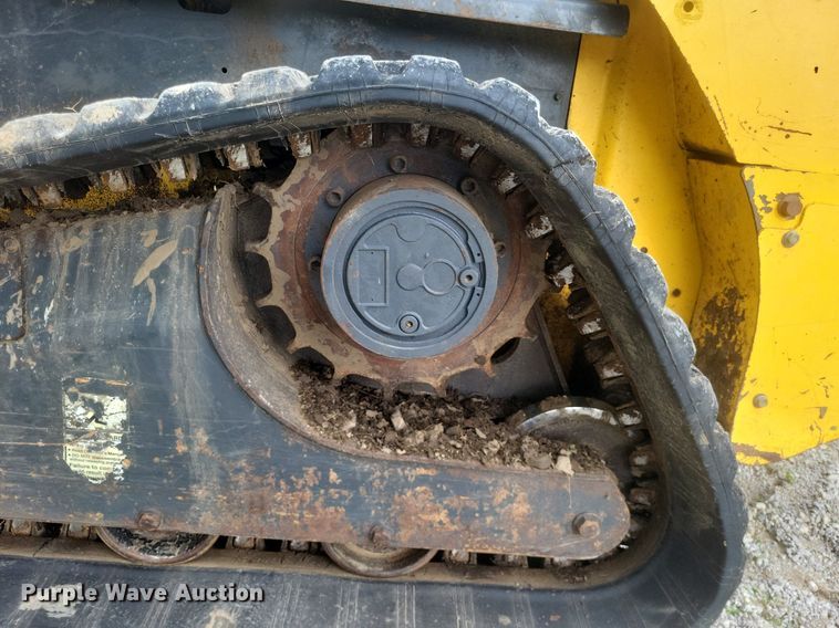 image for item DR4806 2011 New Holland  C232 tracked skid steer loader