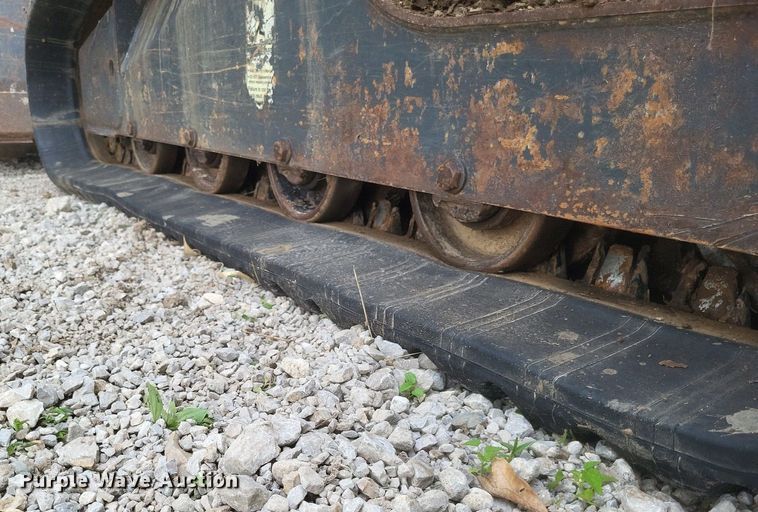 image for item DR4806 2011 New Holland  C232 tracked skid steer loader