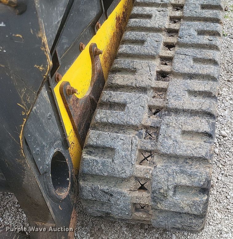 image for item DR4806 2011 New Holland  C232 tracked skid steer loader