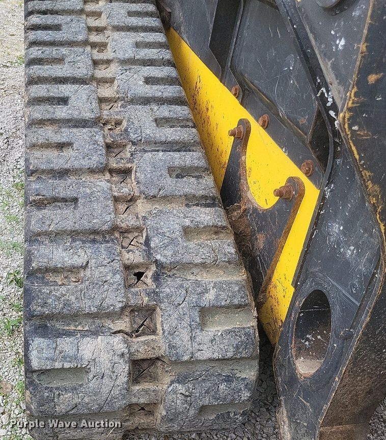 image for item DR4806 2011 New Holland  C232 tracked skid steer loader