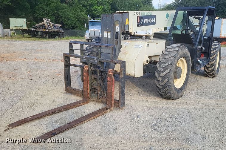 image for item DR4813 2001 Ingersoll-Rand  VR-1044 telehandler