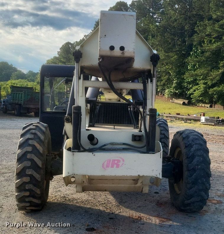image for item DR4813 2001 Ingersoll-Rand  VR-1044 telehandler