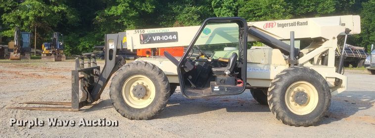 image for item DR4813 2001 Ingersoll-Rand  VR-1044 telehandler