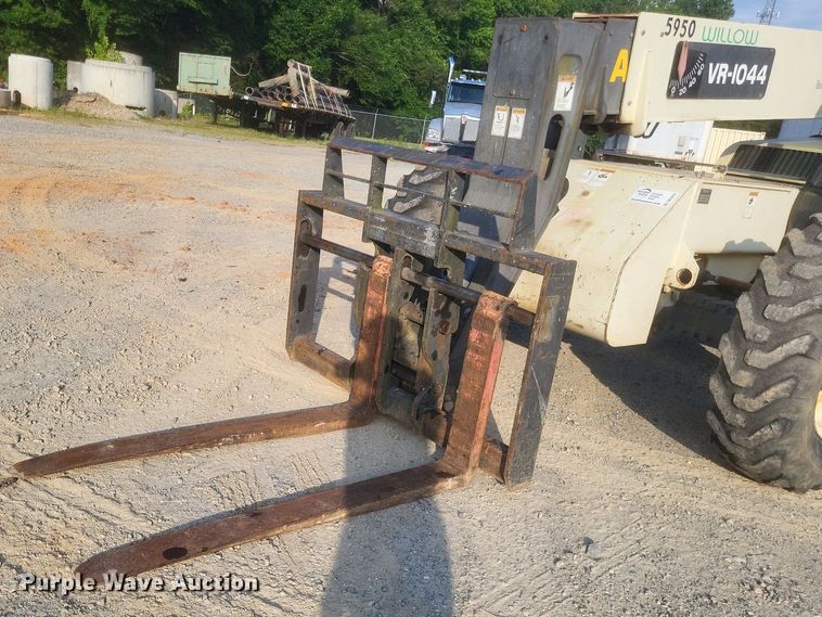 image for item DR4813 2001 Ingersoll-Rand  VR-1044 telehandler