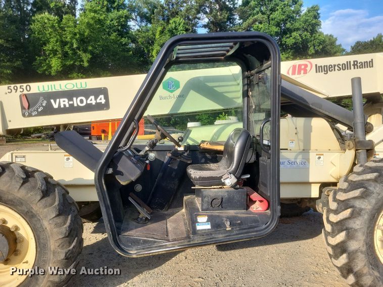 image for item DR4813 2001 Ingersoll-Rand  VR-1044 telehandler