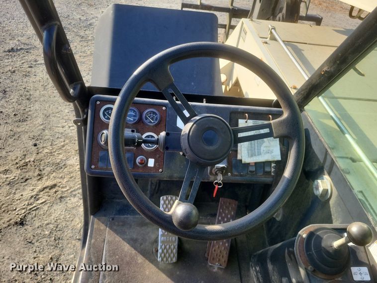 image for item DR4813 2001 Ingersoll-Rand  VR-1044 telehandler