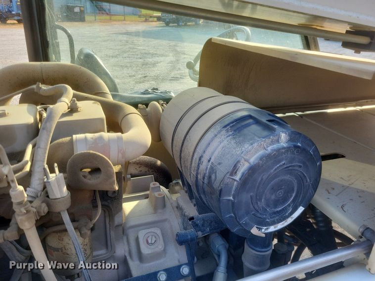 image for item DR4813 2001 Ingersoll-Rand  VR-1044 telehandler