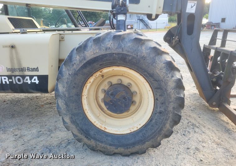 image for item DR4813 2001 Ingersoll-Rand  VR-1044 telehandler