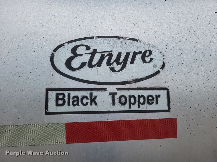 image for item DR4816 2000 International  4900 oil distributor truck